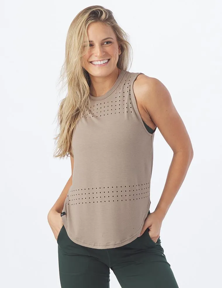 Glyder Wome's Mood Moisture Wicking Tank Top - Mocha Tan